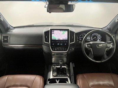 صورة مصغرة 32 لـ 2015 Toyota LAND CRUISER 200