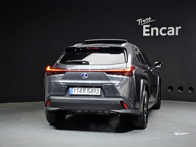 LEXUS UX - 3