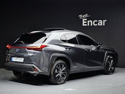 LEXUS UX - 4