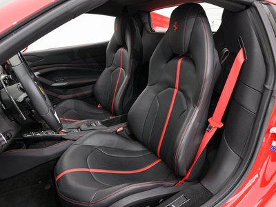 FERRARI F8 - 4