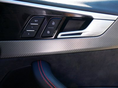 2023 AUDI RS4 AVANT thumbnail 32