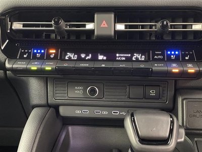 صورة مصغرة 18 لـ 2024 Toyota LAND CRUISER 250
