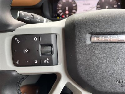 LAND ROVER DEFENDER - 10