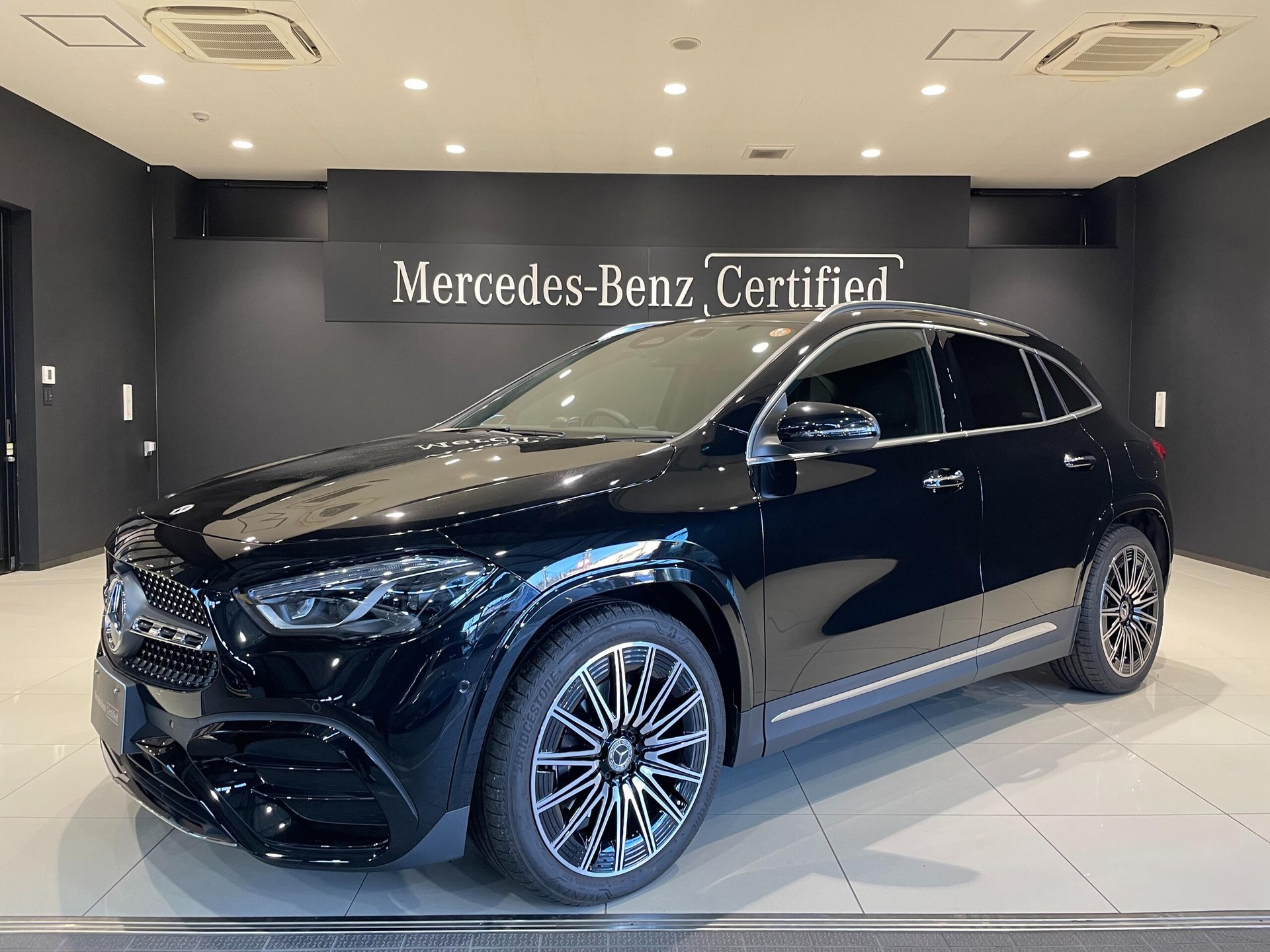 MERCEDES-BENZ GLA - View 1