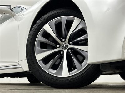 2017 Lexus LS — миниатюра 23