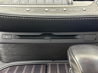 2017 Lexus LS — миниатюра 39