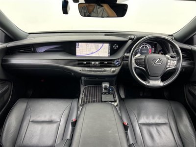 2017 Lexus LS — миниатюра 9