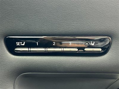 2017 Lexus LS — миниатюра 36