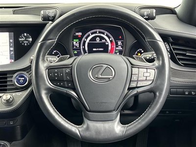 2017 Lexus LS — миниатюра 19