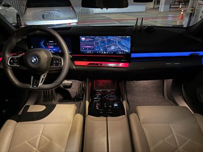 صورة 7 لـ 2025 BMW I5