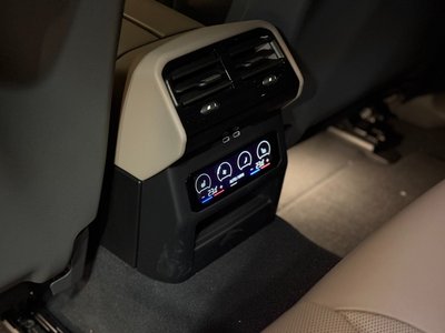 2025 BMW I5 — миниатюра 18