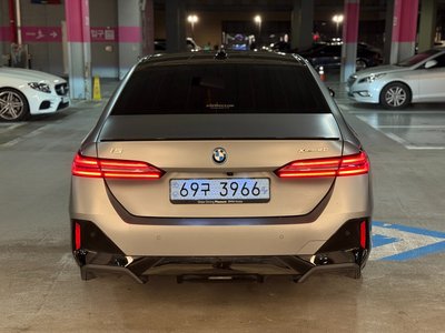 صورة 6 لـ 2025 BMW I5