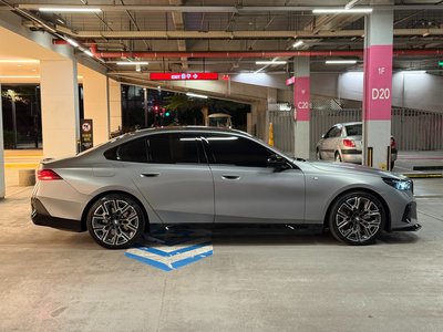 صورة 2 لـ 2025 BMW I5