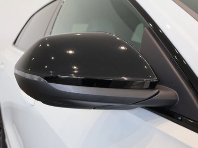 2025 AUDI Q8 photo 10