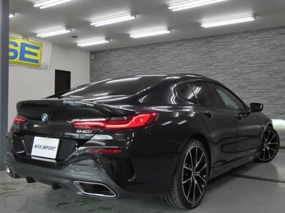 BMW 8 SERIES - 2