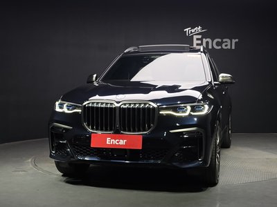 2022 BMW X7 — фото 2