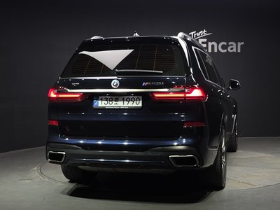 2022 BMW X7 — фото 4