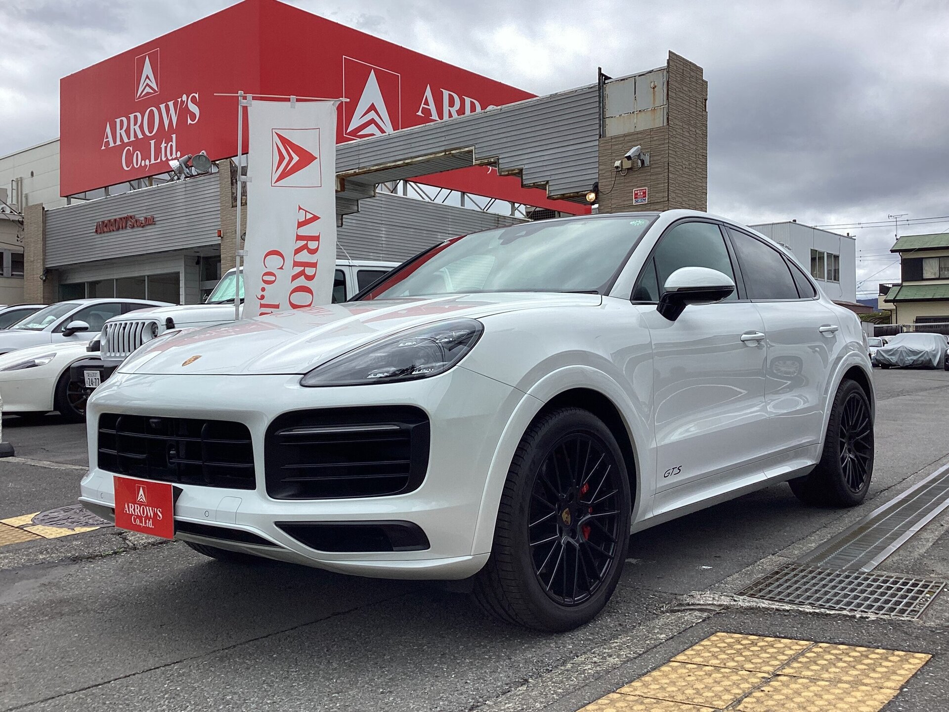 PORSCHE CAYENNE - View 1