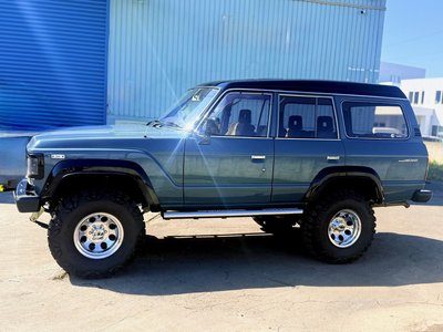 TOYOTA LAND CRUISER 60 - 4