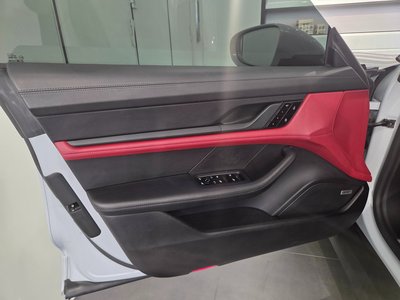 PORSCHE TAYCAN - 10