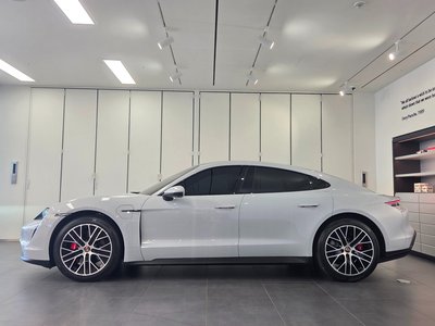 PORSCHE TAYCAN - 7