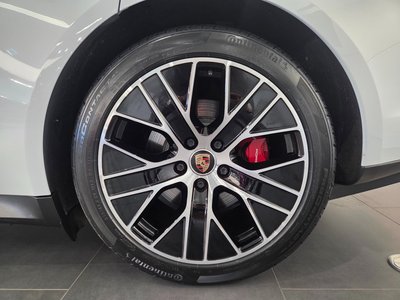 PORSCHE TAYCAN - 6