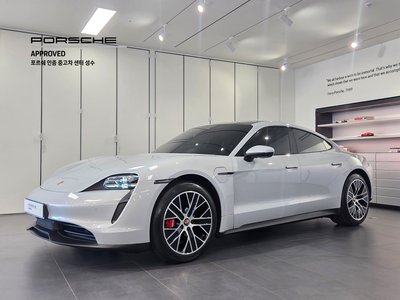 PORSCHE TAYCAN - 1