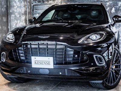 ASTON MARTIN DBX - 6