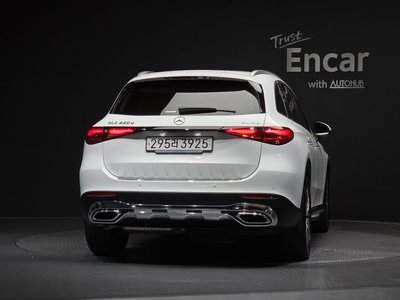 صورة 4 لـ 2023 Mercedes-BENZ GLC
