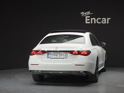 MERCEDES-BENZ E-CLASS - 3