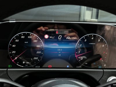 MERCEDES-BENZ E-CLASS - 8