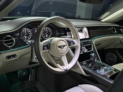 صورة 7 لـ 2022 Bentley FLYING SPUR