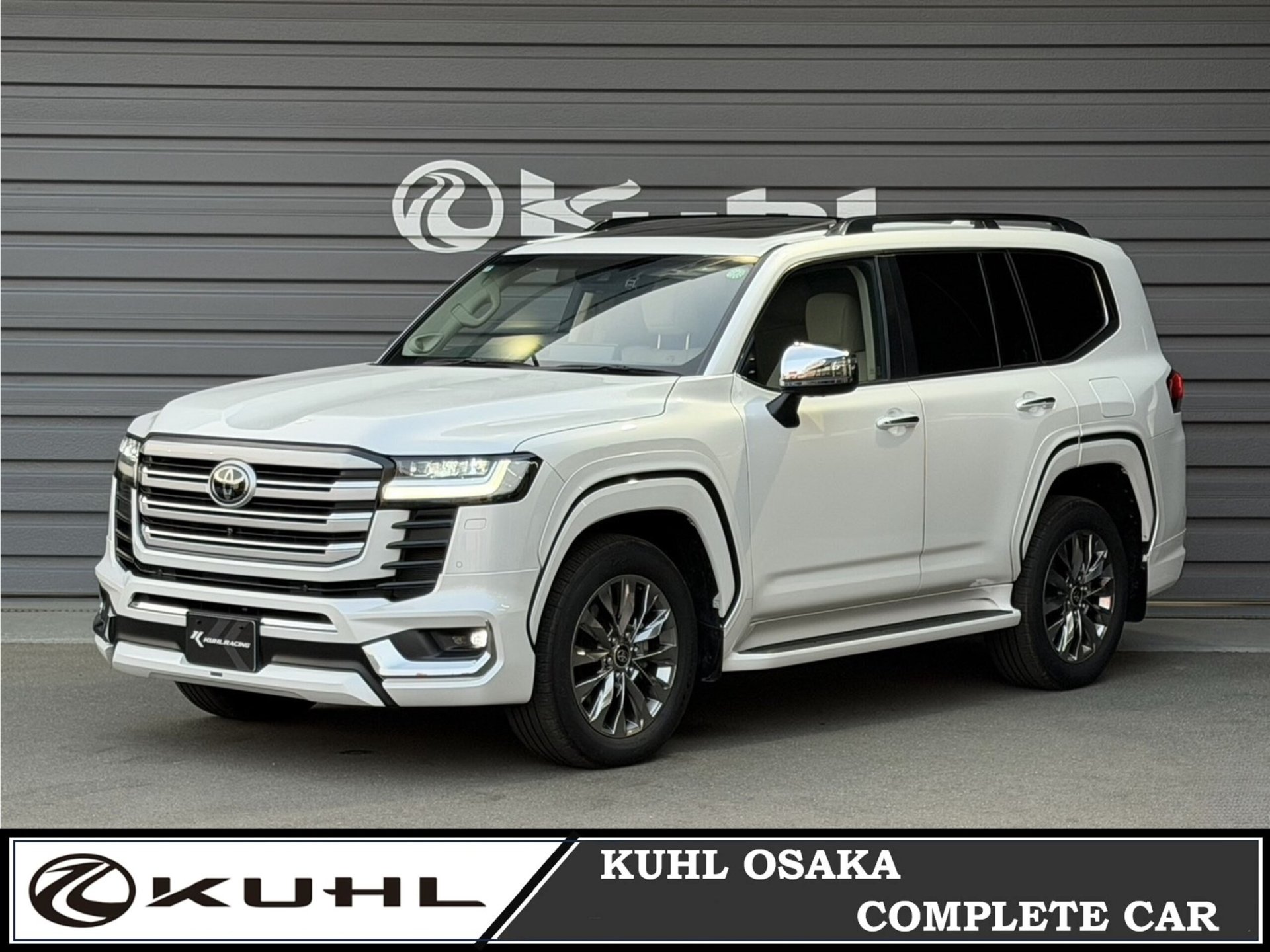 TOYOTA LAND CRUISER 300 - View 1