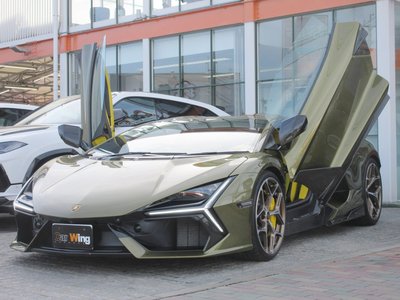 LAMBORGHINI REVUELTO