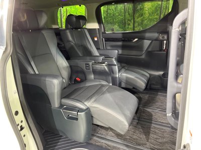 2023 Toyota ALPHARD — фото 8