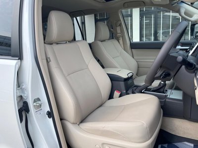 TOYOTA LAND CRUISER PRADO - 10
