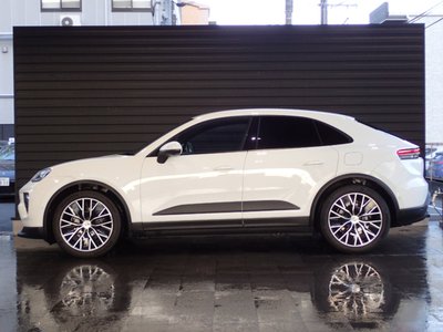 PORSCHE MACAN - 4
