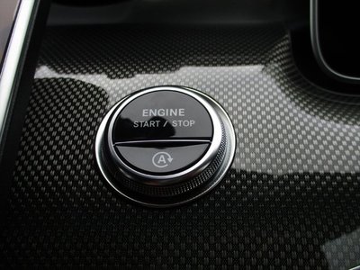 2025 Mercedes-BENZ C-CLASS thumbnail 32