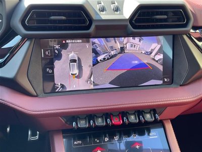 LAMBORGHINI URUS - 8