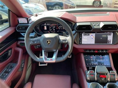 LAMBORGHINI URUS - 4