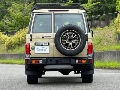 TOYOTA LAND CRUISER 70 - 4