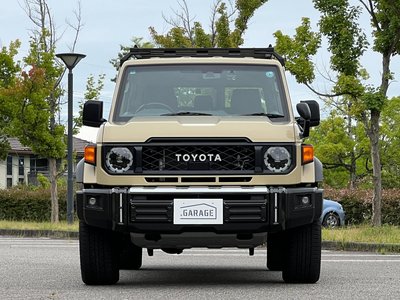 TOYOTA LAND CRUISER 70 - 8