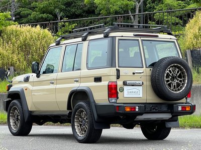 TOYOTA LAND CRUISER 70 - 3