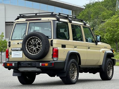 TOYOTA LAND CRUISER 70 - 5