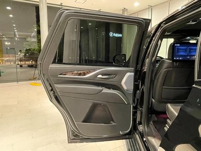 صورة مصغرة 18 لـ 2022 Cadillac ESCALADE