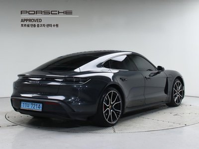 PORSCHE TAYCAN - 4