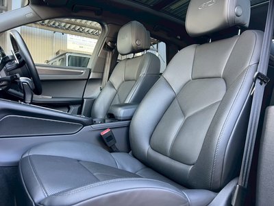 PORSCHE MACAN - 3
