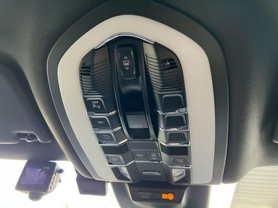 2022 Porsche MACAN — миниатюра 100
