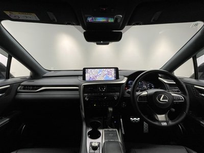 صورة 7 لـ 2022 Lexus RX