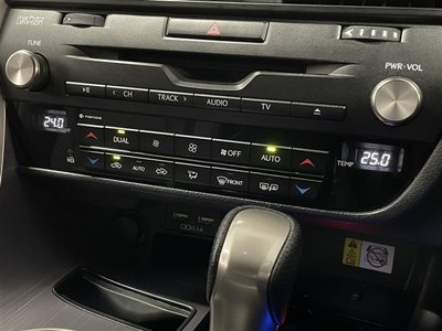صورة مصغرة 31 لـ 2022 Lexus RX